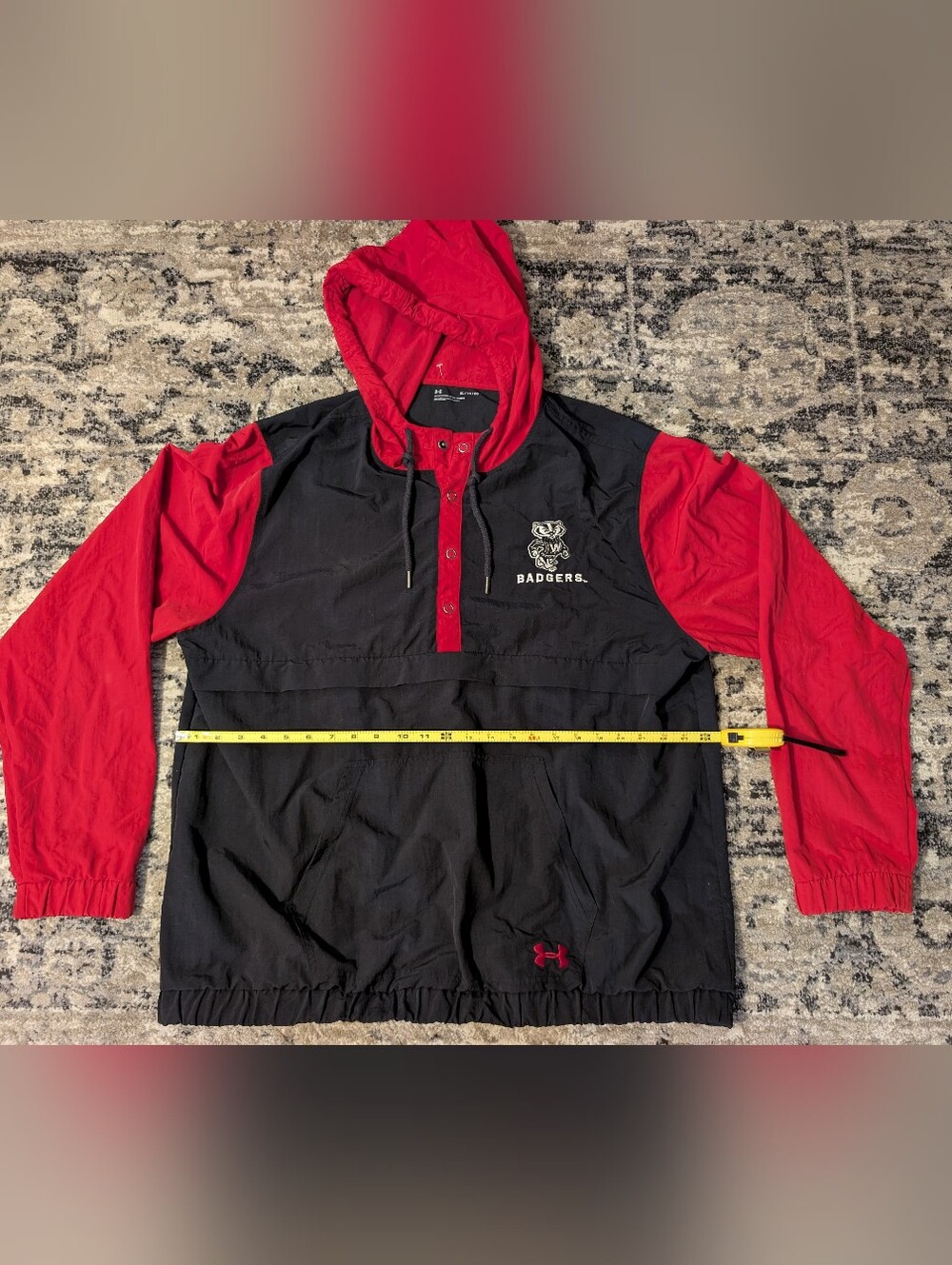 Under Armour Wisconsin Badgers Hooded Windbreaker Pullover Jacket Red Black
